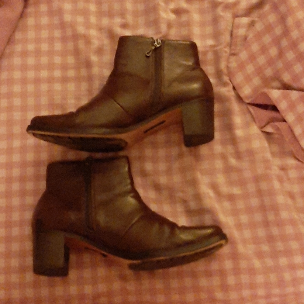 High heels boots